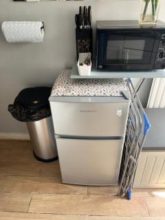 Studio Apartment - Entire Lower Ground Floor - Only 7 Mins Walk Kings Cross St Pancras Station - London - 2