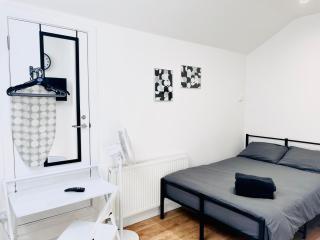 Cozy Fully Equipped Loft Studio City Centre - Maidstone - 9