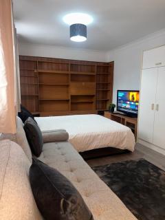 Deluxe Large Double Room Near Basildon Town Centre - Basildon - 3
