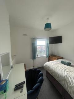 Cosy Room Near Train & Hospital - - 5