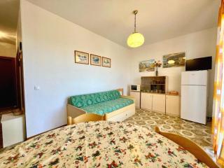 Enjoy a cozy apartment with large terrace - 8