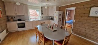 Hus ved sjøen, med strand og naust - Sauda - 6