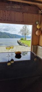 Hus ved sjøen, med strand og naust - Sauda - 4