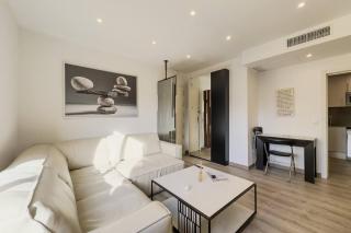 Comfort, Style & Value near Barceloneta Beaches - 2