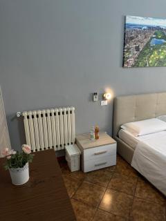 Crown Guest House - Pise - 7
