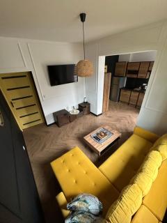La Ville - Jaune - 9