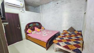 Arya Sadan Homestay - 0