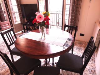 Spacious aptmt close to Pl Universidad and Pl Catalunya, 2,5 bedrooms, balcony, heating, elevator Min 31 nights - Barcelona - 6