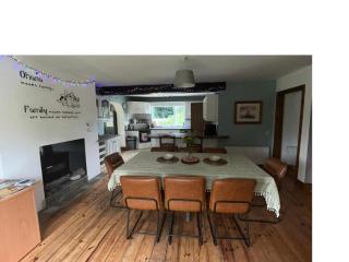 The Portsalon House - - 6