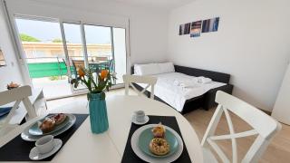 105 - Beachside Renovated 1BR apt 5 min from Beach - 4