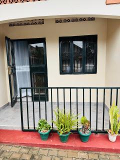 15 Min Walk to Acacia Mall - Kampala - 8