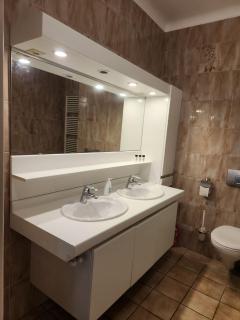 Quarto amplo e aconchegante - Lussemburgo - 9