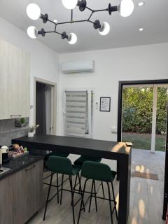 Aragon Cottage Apartments - 4