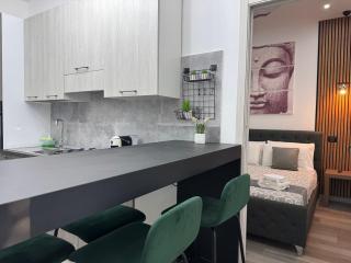 Aragon Cottage Apartments - 5