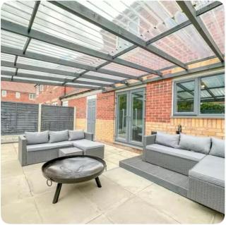 Modern Double Bedroom - Scunthorpe - 2