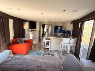 b3 Couples Therapy Yacht - La Crosse - 8