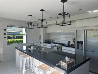 Sunny Home in Queenstown - 9