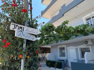 Tomi Apartments - 9