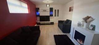 Modern 3 bedroom 2 bathroom Free Wifi Central Location - Middlesbrough - 0