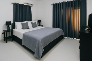 Entire Apartment With Full Kitchen Free Parking & WIFI - 0