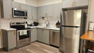 Modern Suite - Separate Entry - Self Check-In - Calgary - 5