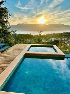 Jacuzzi e Piscina com Borda Infinita e Vista Incrível para o Mar - 9