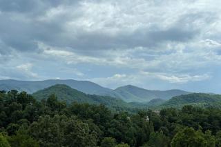 Ridge Retreat - Cabin with Game Room, Hot Tub & Dollywood Fireworks - 9