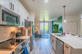 Glitzy 2BR Walk to Westgate Pool Gym WD - Glendale - 9