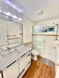 Lumen Hollow, Entire Private Guest Suite - Distriktgemeinde Maple Ridge - 3