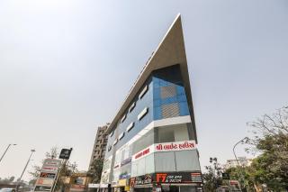 Hotel O Marigold - Surat - 8