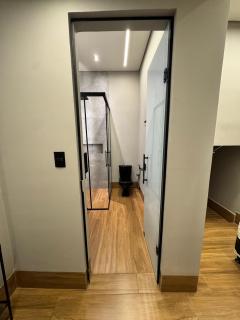Apt novo no centro com garagem perto de tudo que você precisa - Lavras - 1