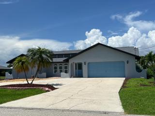 3-bedroom Furnished Retreat In The Gulf Cove Community - 0