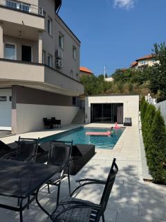 Villa Sunrise with swimming pool - Sarajevo - 9
