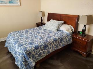 One Bedroom Downtown - 2