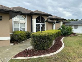 Freshwater Canal Pool Home - 7