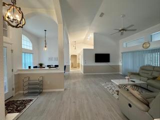 Freshwater Canal Pool Home - 5