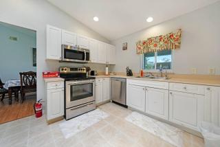 Port Charlotte home, a few minutes to everything - 5