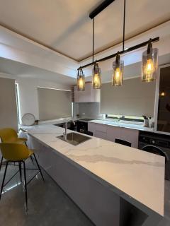 Penthouse East Legon Gem - A&C Mall, Just 2 minutes walk - 5