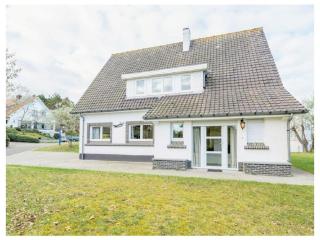 Holiday home in De Panne with barbecue - 0