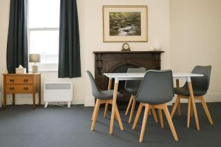Comfy Apartment with carpark 2 minutes to CBD - 5