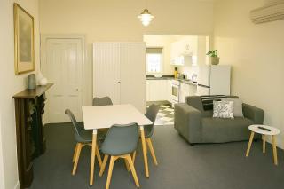 Comfy Apartment with carpark 2 minutes to CBD - Hobart - 1