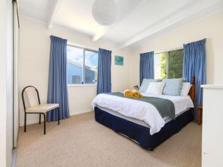 'Strathnaver' - Waterfront Beach House - Malua Bay - 3