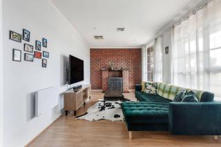 Werribee Breeze - Carefree Stays near River & Dining - 3