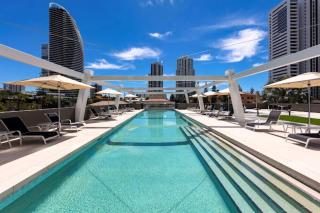 Avani Vista - Chic Beachside Escape with Pool and Gym - Gold Coast - 6