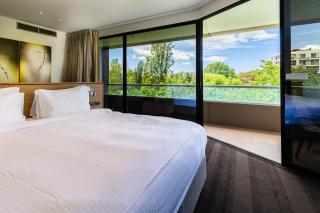 Crowne Plaza Canberra by IHG - 7