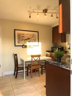 Private Laneway Retreat - Vancouver - 5