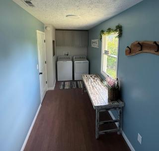 Big Country Escape - Bluewell WV - 2