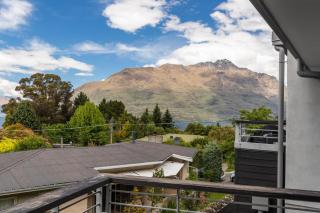 Mountain Vistas, Private Hot Tub, Walk to Town - 5