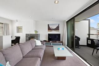Mountain Vistas on Thompson Street - 6
