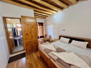 Sponbo Guest House, Leh - 9
